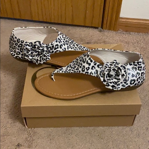 Sandals - Picture 2 of 4